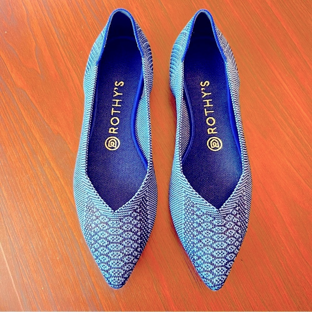Rothy’s Points in RARE Lapis Python (royal blue)